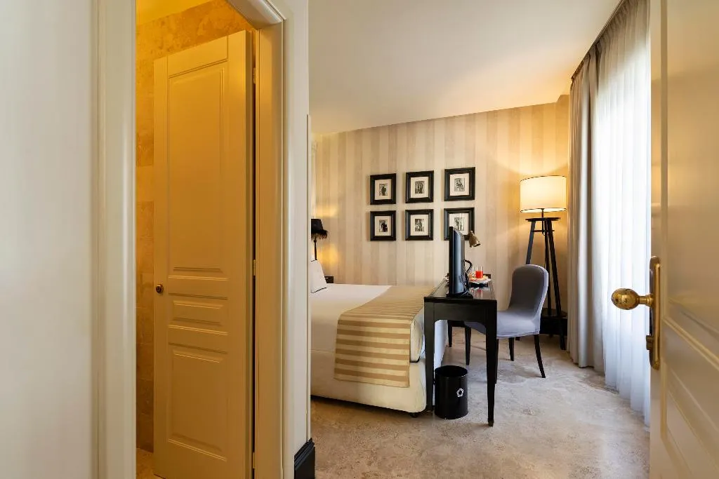 DOUBLE CLASSIC Room, Profumo Maison Colosseo, Rome