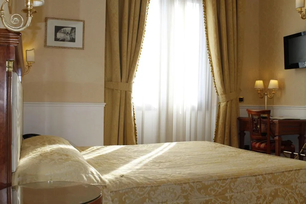 DOUBLE STANDARD Room, Hotel Villa Pinciana, Rome