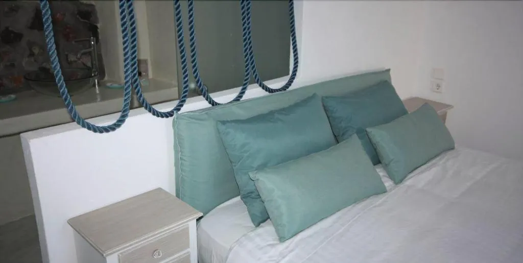 Room, Estate 1896, Santorini