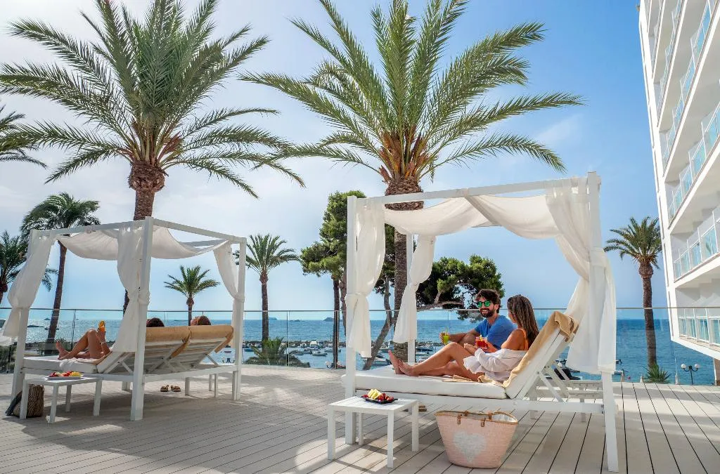 DOUBLE SUPERIOR Room, The Ibiza Twiins, Ibiza