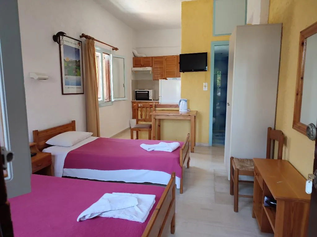 TRIPLE STANDARD Room, Fotula Studios, Crete