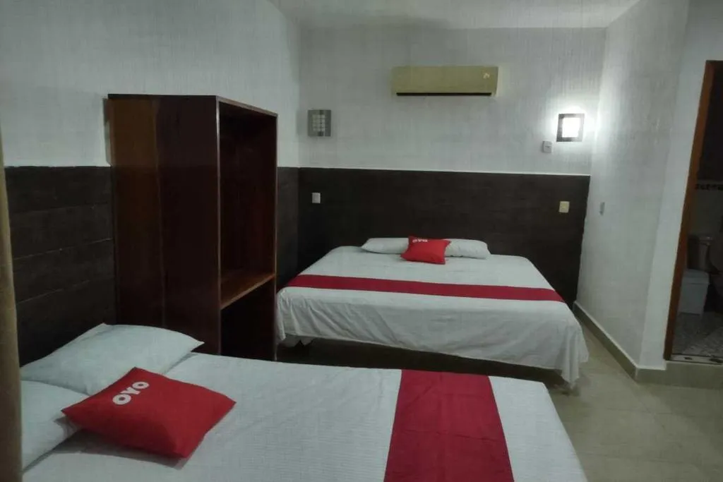FAMILY ROOM THREE BEDS Room, OYO Hotel Palma Real, Cancun Area