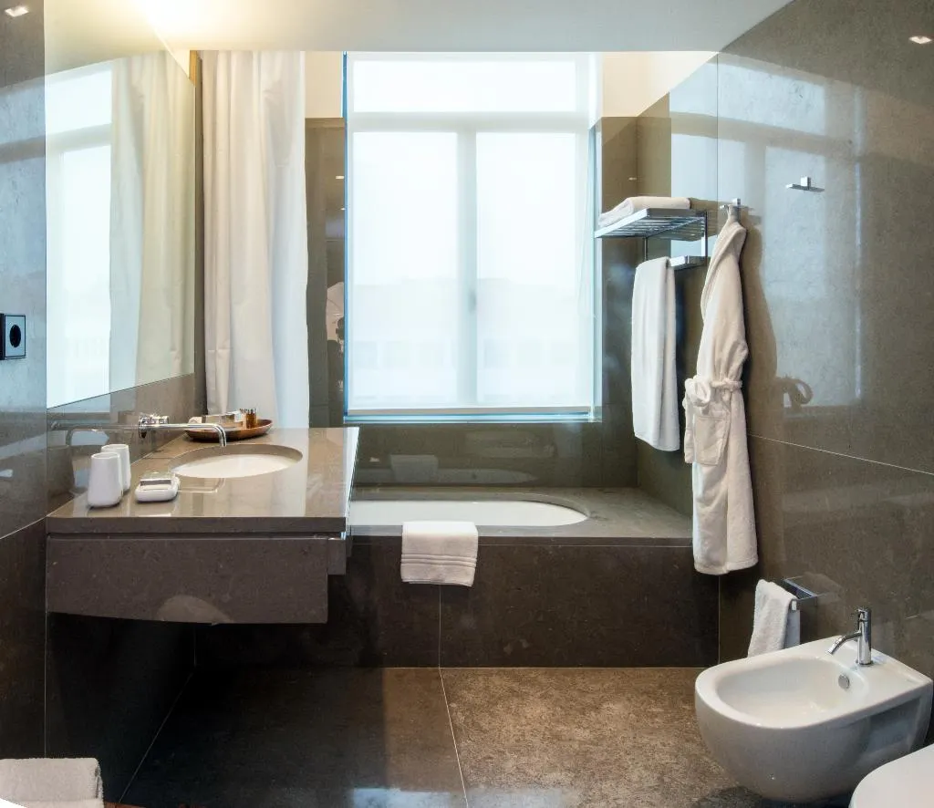 SINGLE CLASSIC Room, The Editory Artist Baixa Hotel, Porto