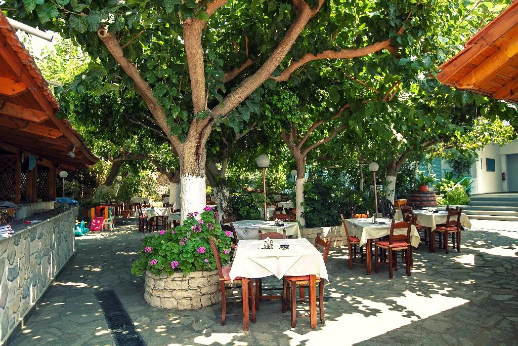 Restaurant, Julia apartments, Crete