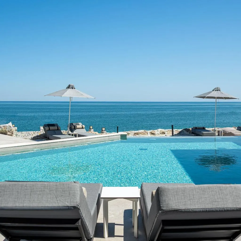 Pool, Akrotiri Olympus Luxury Suites, Thessaloniki