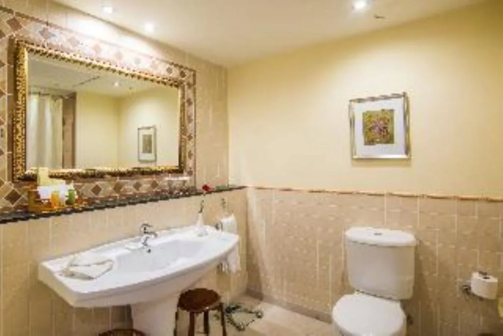 Double or Twin DELUXE SIDE SEA VIEW Room, Grand Hotel Excelsior, Malta
