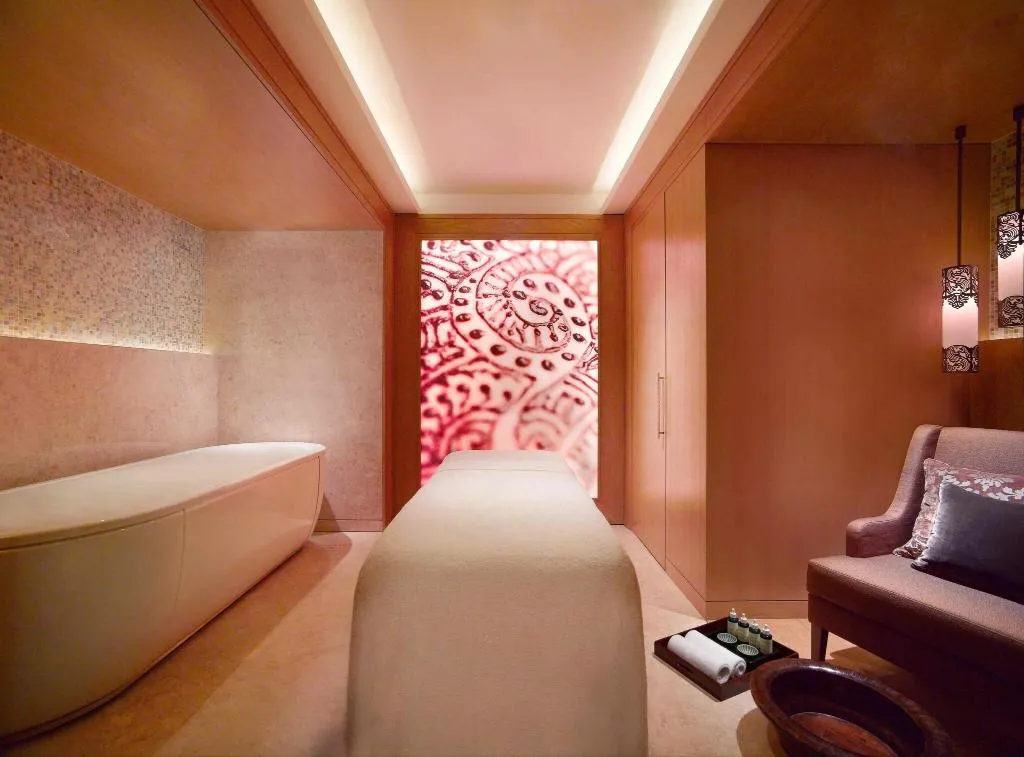 Sports and Entertainment, Grand Hyatt Residence, Dubai