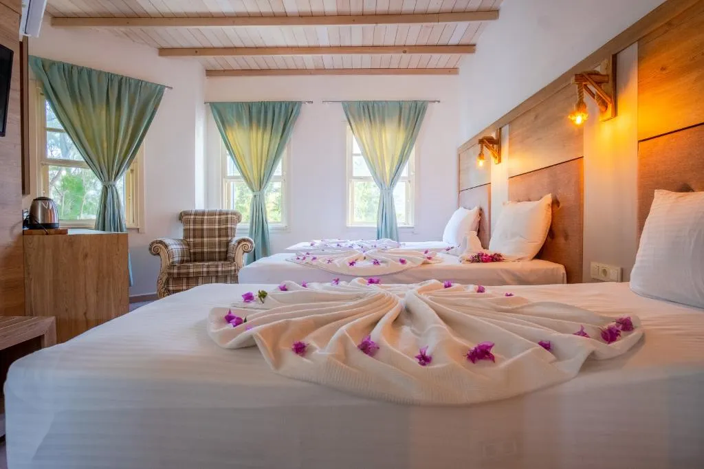 TRIPLE SUPERIOR ONE BEDROOM Room, Alexander The Great Resort&spa, Bodrum