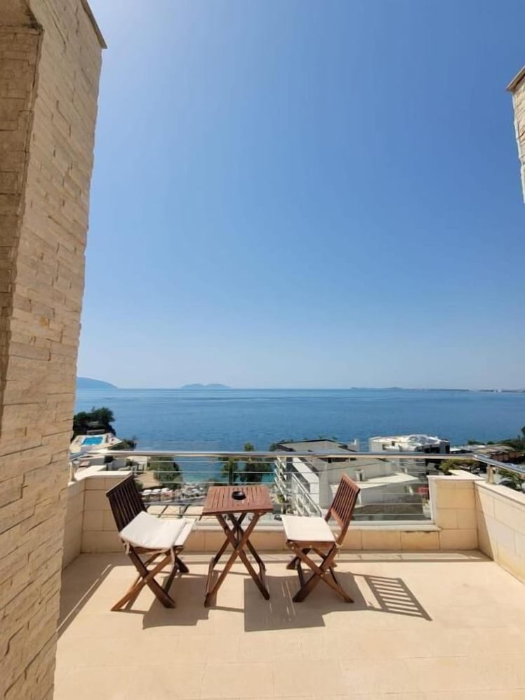 Thea Hotel, Kavaje