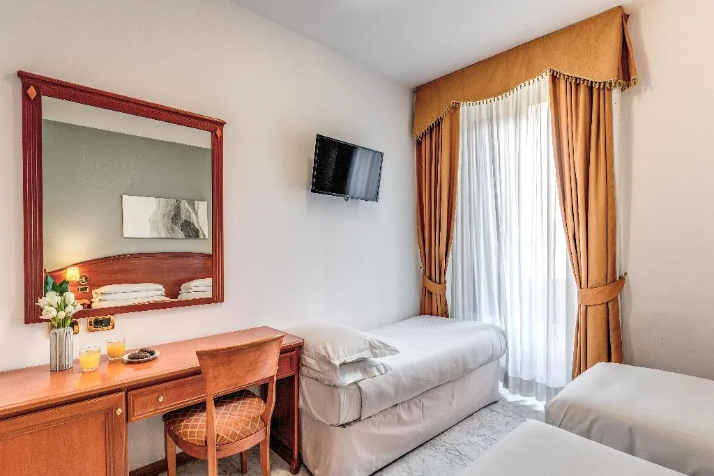 TRIPLE CLASSIC Room, Hotel Orazia, Rome