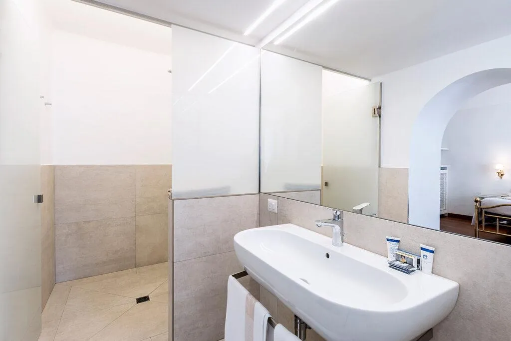 TRIPLE SUPERIOR LAKE VIEW Room, Metropole Suisse, Milan