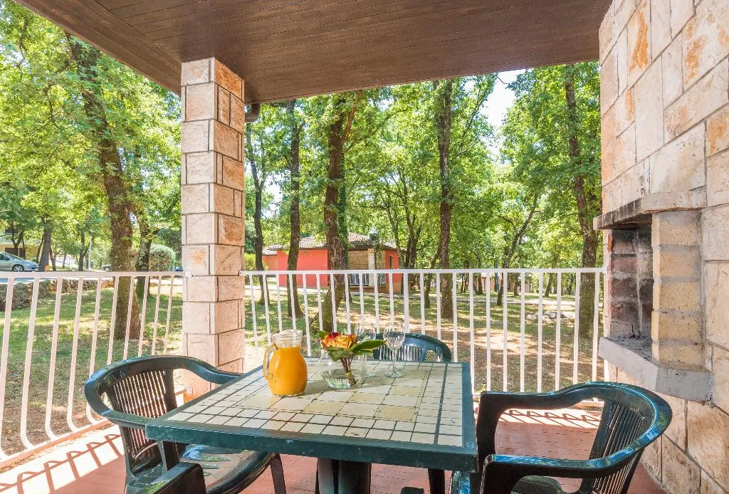 BUNGALOW CAPACITY 4 Room, Apartments Polynesia Plava Laguna, Istria
