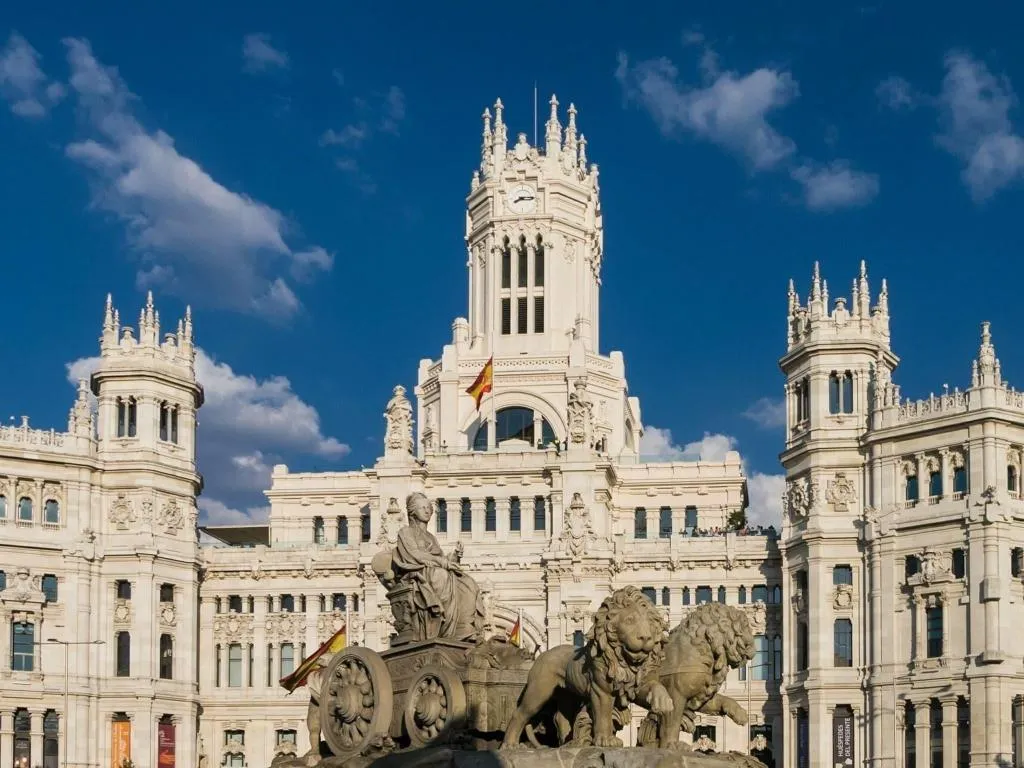 Sports and Entertainment, Hostal Esmeralda, Madrid