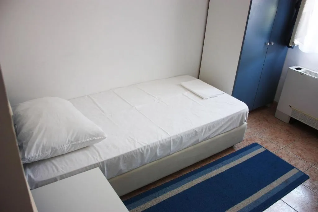 Room, Ivan, Split