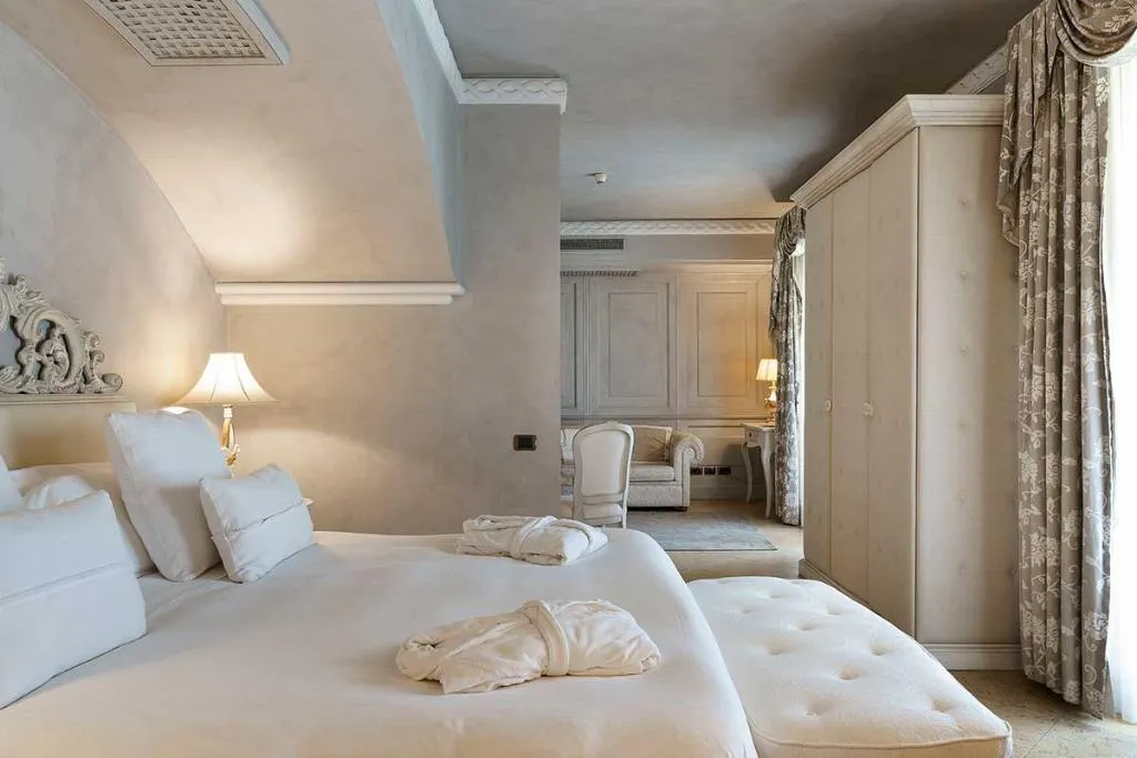 SUITE STANDARD Room, Romano Palace, Catania