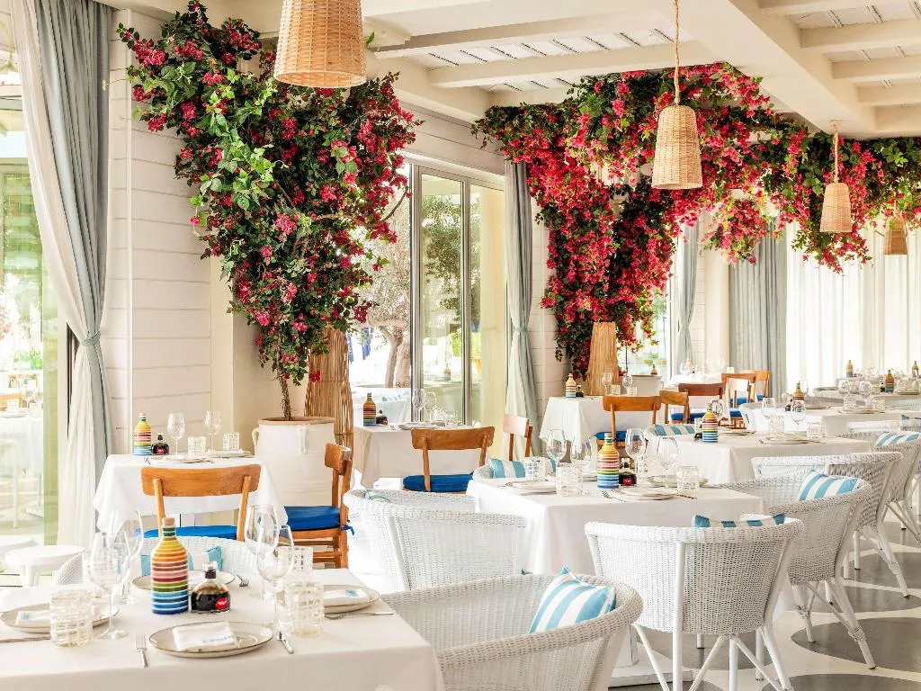 Restaurant, Raffles The Palm Dubai, Dubai