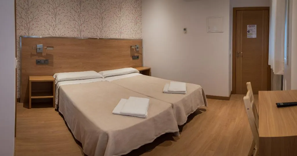 TWIN INNER Room, San Antonio, Madrid