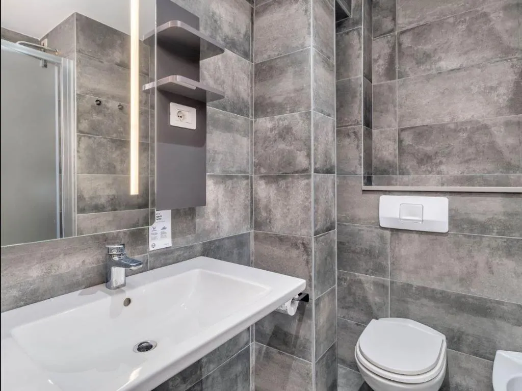 TRIPLE ECONOMY Room, B&B Hotel Milano Ornato, Milan