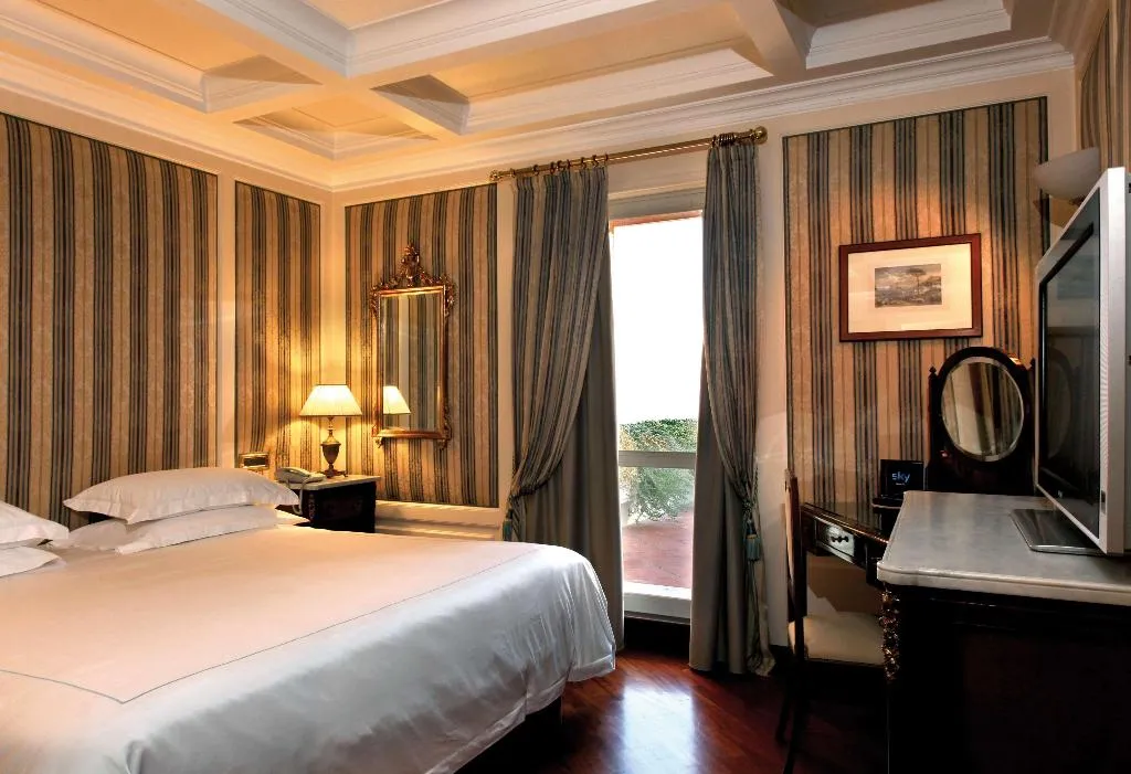 Room, Grand Hotel Santa Lucia, Naples