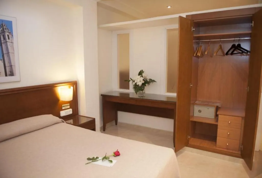 APARTMENT TWO BEDROOMS Room, Lloyds Beach Club, Costa Blanca