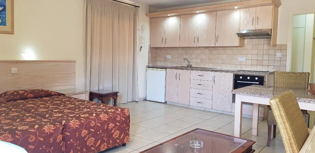 STUDIO STANDARD Room, Senator Hotel Apts, Cyprus