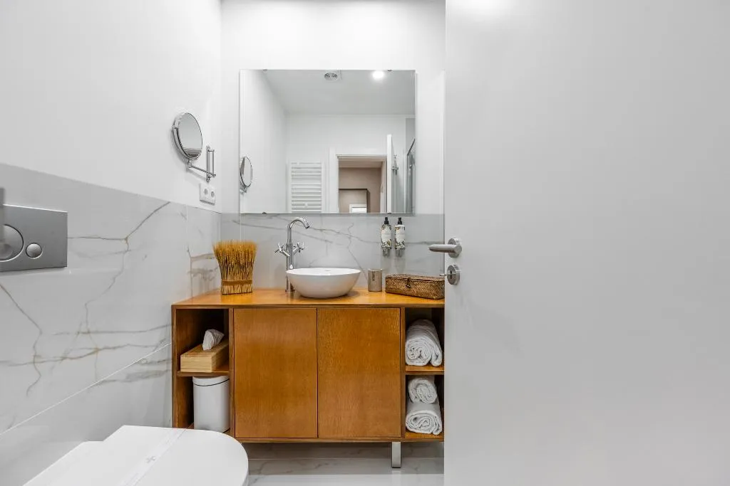 APARTMENT THREE BEDROOMS TWO BATHROOMS Room, Casas do Porto - Ribeira Apartments, Porto