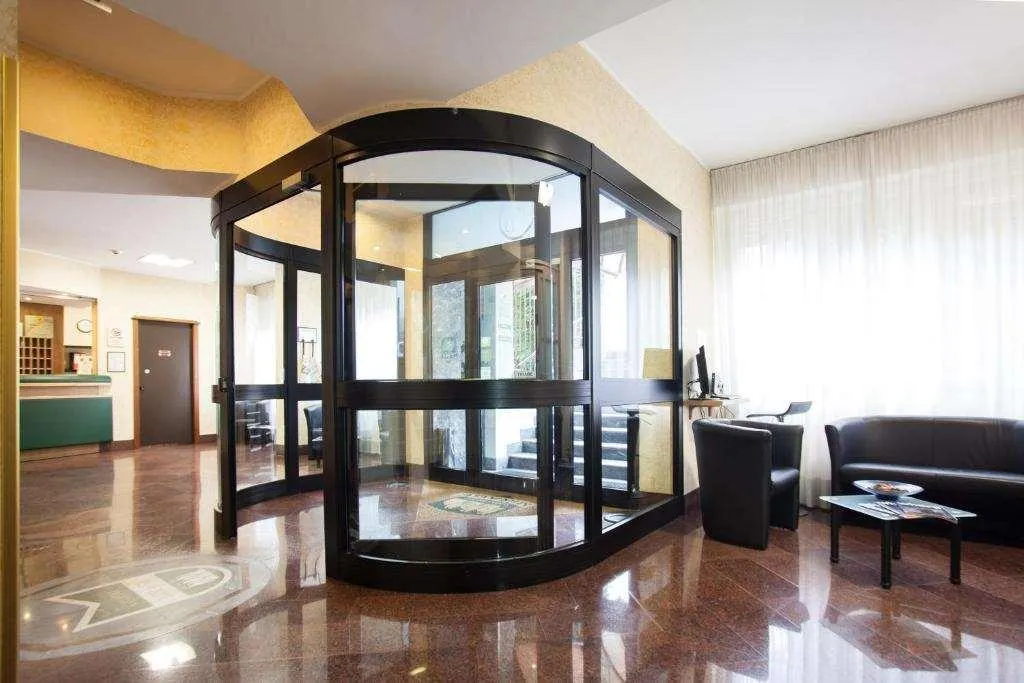 Lobby, Residence Desenzano, Milan