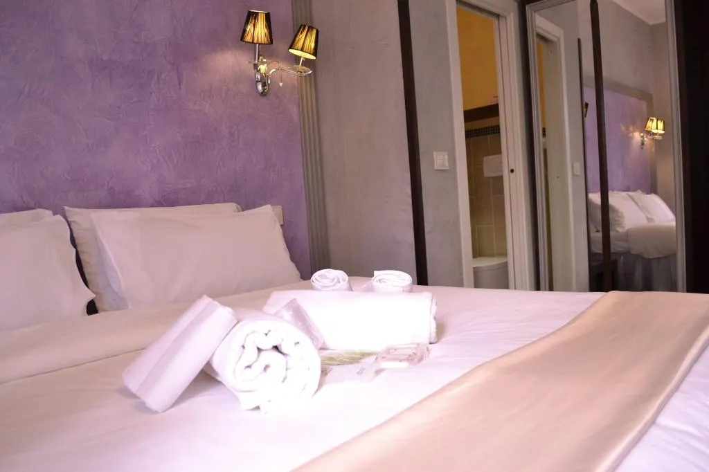 Room, Tiburtina House, Rome