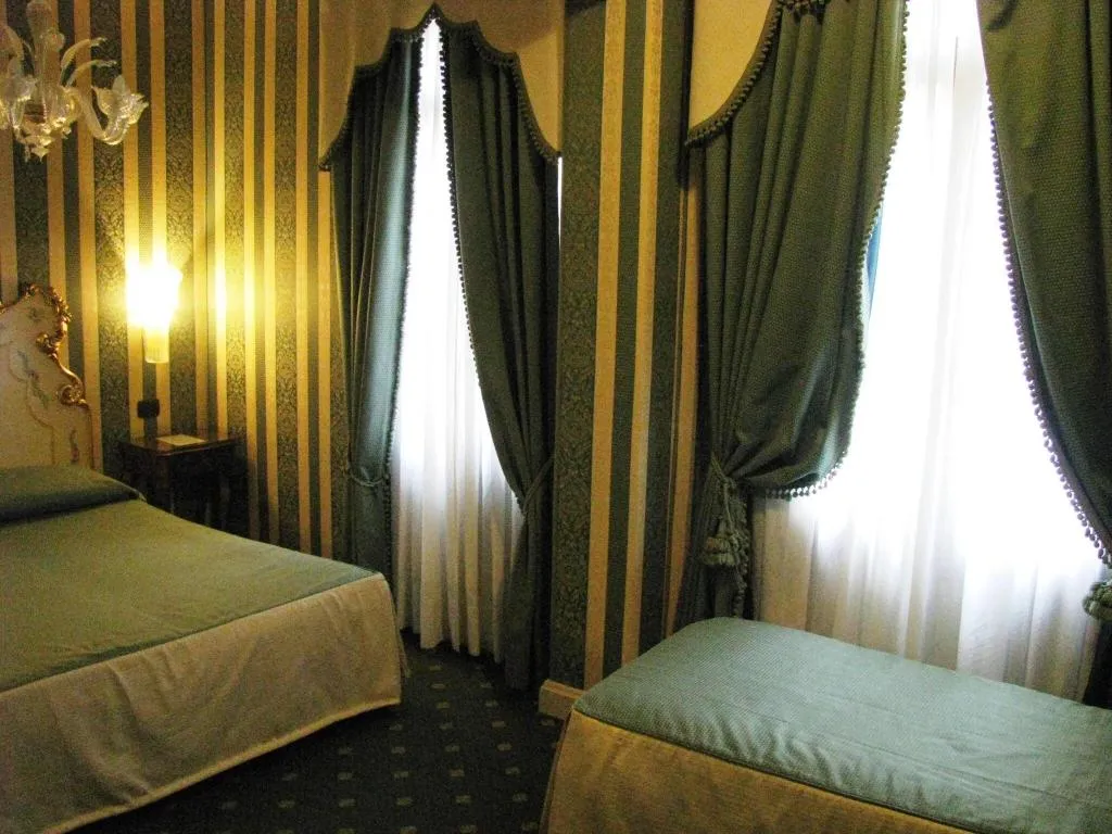 TRIPLE TWO BEDS Room, Hotel Belle Epoque, Venice