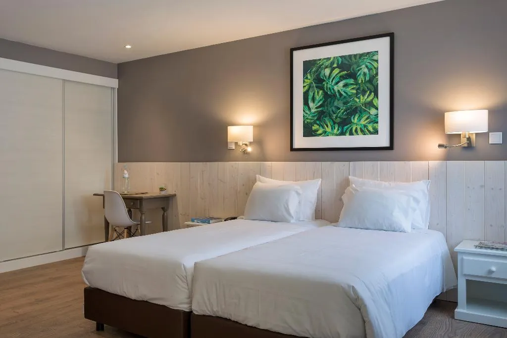 TWIN CAPACITY 3 Room, AP Adriana Beach Resort, Algarve