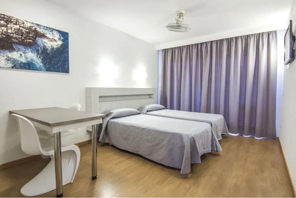 STUDIO STANDARD Room, Apartamentos Sol y Vera, Majorca
