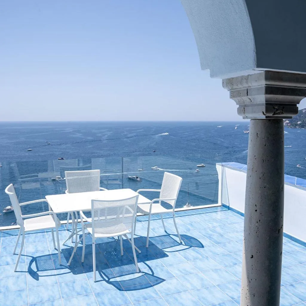 SUITE TWO BEDROOMS TWO BATHROOMS Room, Luna Convento, Naples