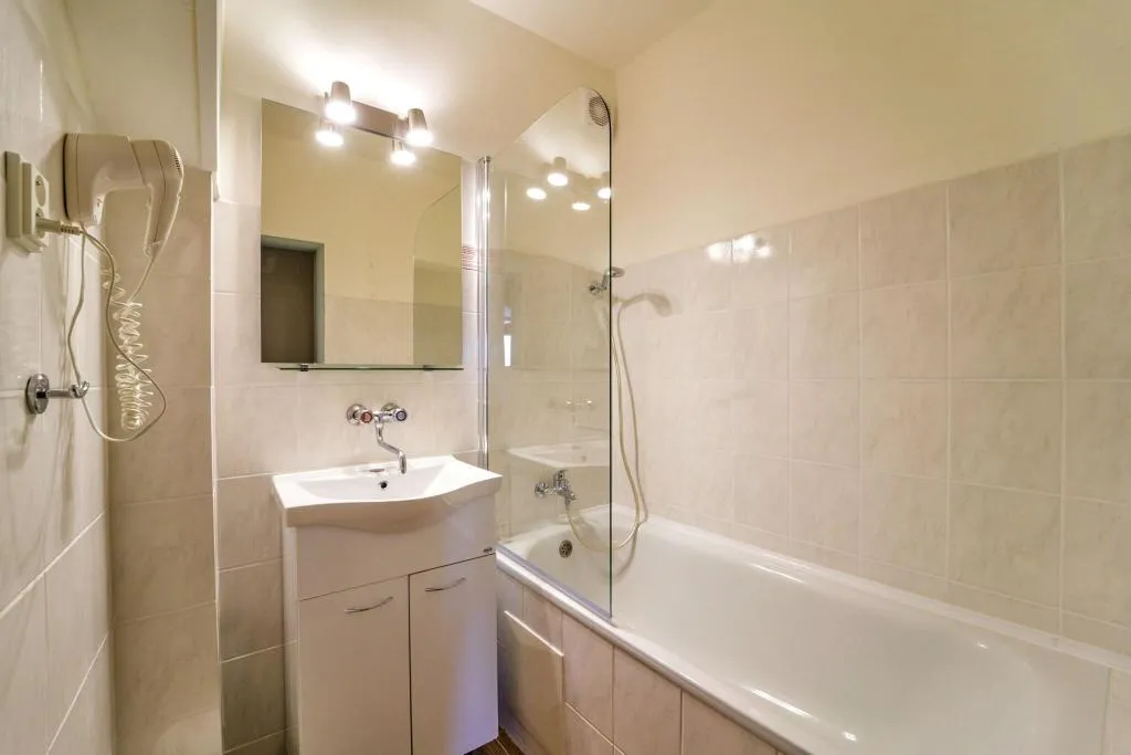 SINGLE ECONOMY Room, Charles Central, Prague
