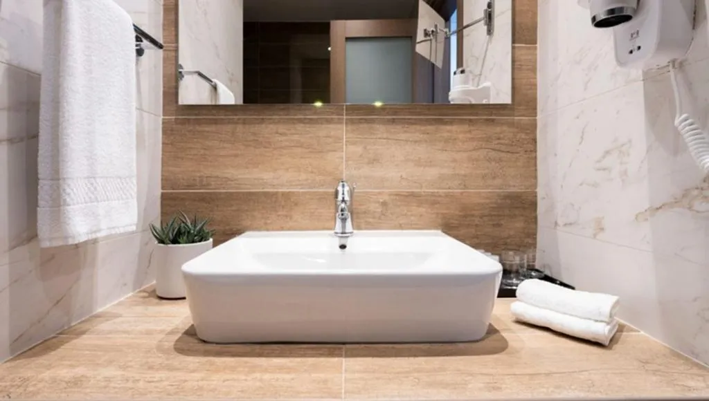 Room, The Waterfront Hotel, Malta