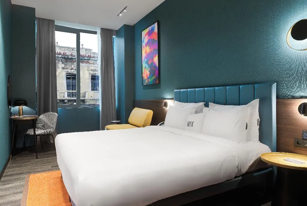 TRIPLE DELUXE Room, NYX Esperia Palace Athens by Leonardo Hotels, Athens