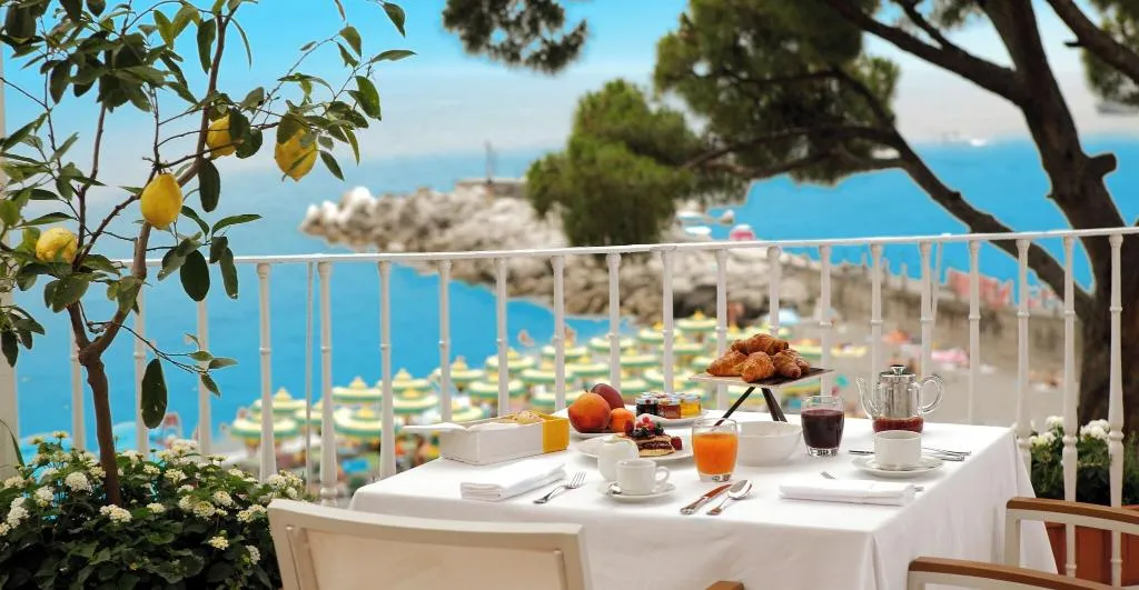 Terrace, Hotel Residence Amalfi, Naples