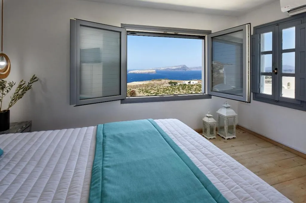 Room, Symmetry Suites, Santorini