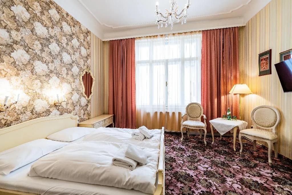 DOUBLE STANDARD Room, Hotel Pension Baronesse, Vienna