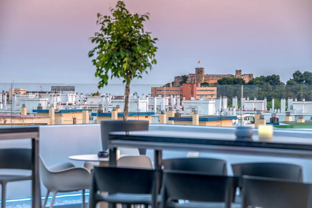 Terrace, Aparthotel Veramar, Costa Del Sol