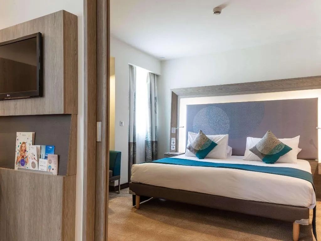 SUITE SUPERIOR KING BED Room, Novotel Cairo Airport, Cairo