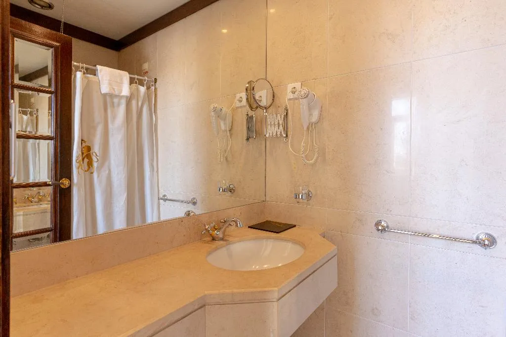 SINGLE STANDARD Room, Hotel Inglaterra - Charme & Boutique, Lisbon