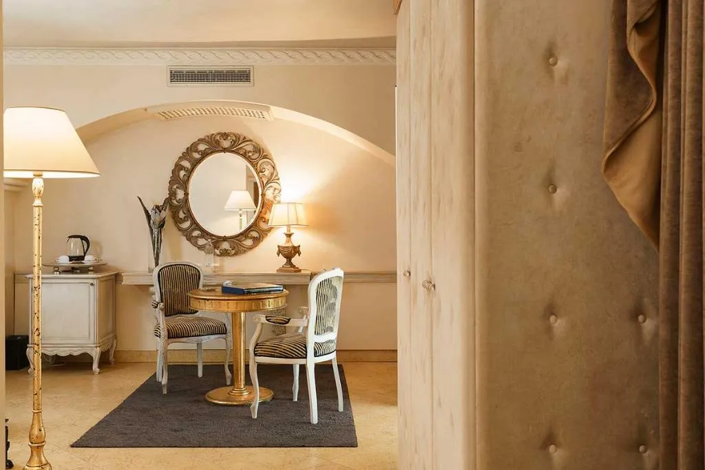 SUITE STANDARD Room, Romano Palace, Catania