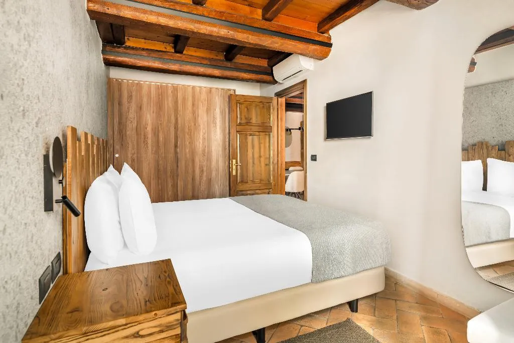 Room, Palazzo Catalani Resort, Rome