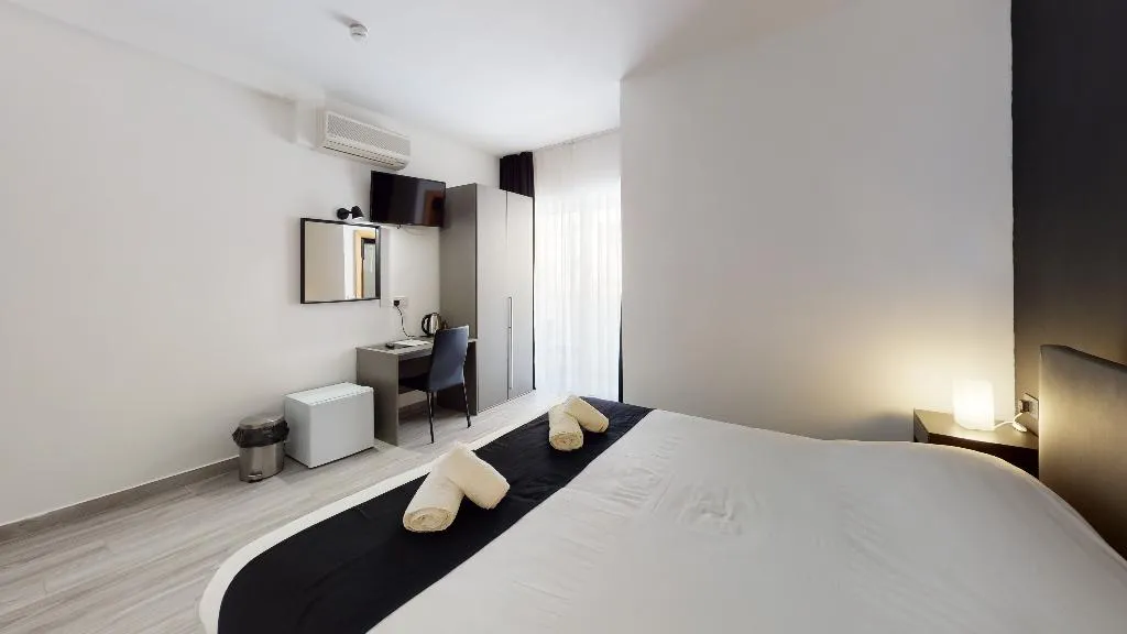 Double or Twin DELUXE WITH BALCONY Room, Block Hotel, Gozo