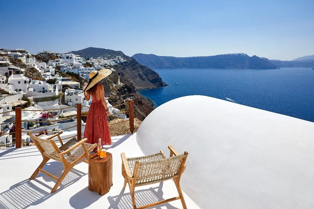 SUITE WITH JACUZZI Room, Rhenia'S Suites, Santorini
