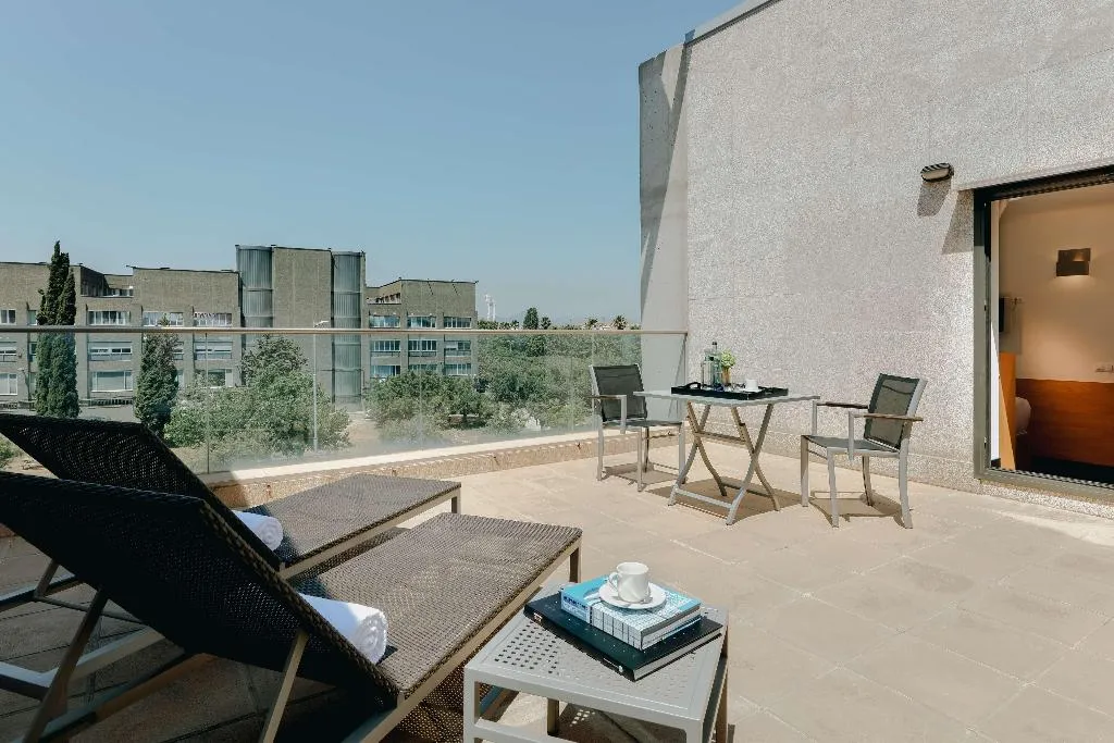 Room, Hesperia Fira Apartments, Barcelona