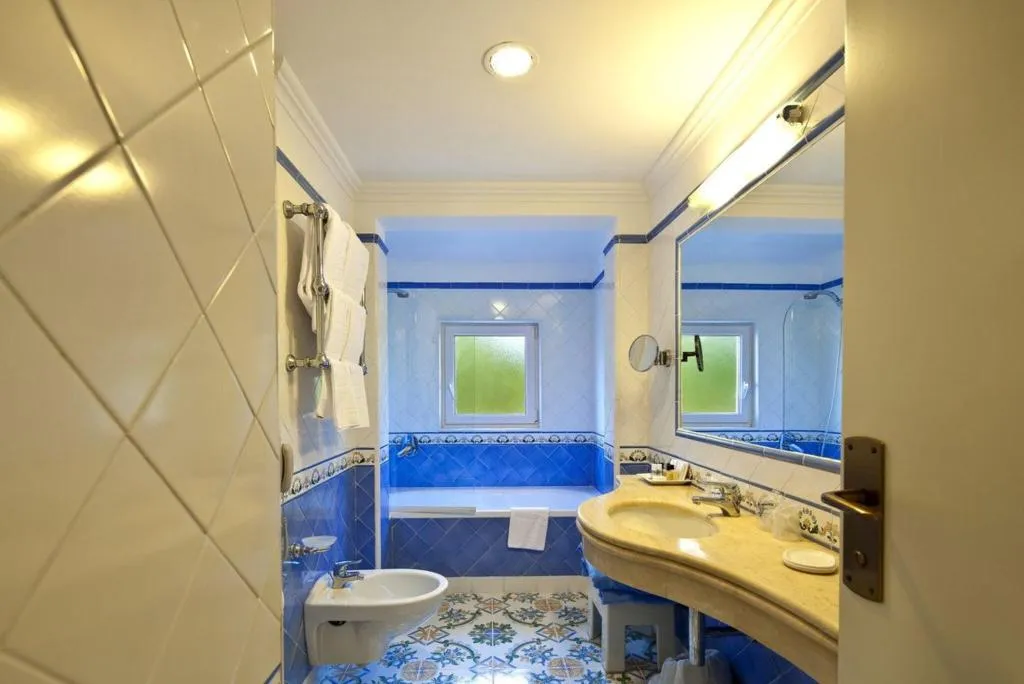 Room, Grand Hotel il Moresco, Naples