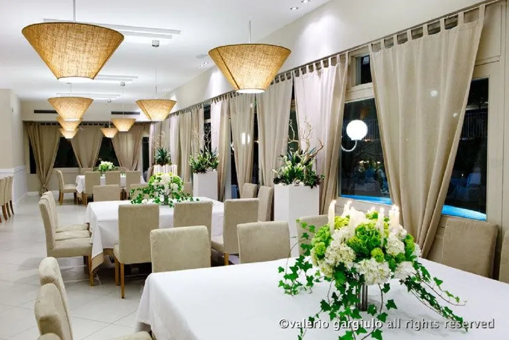 Restaurant, Capri Hotel, Naples