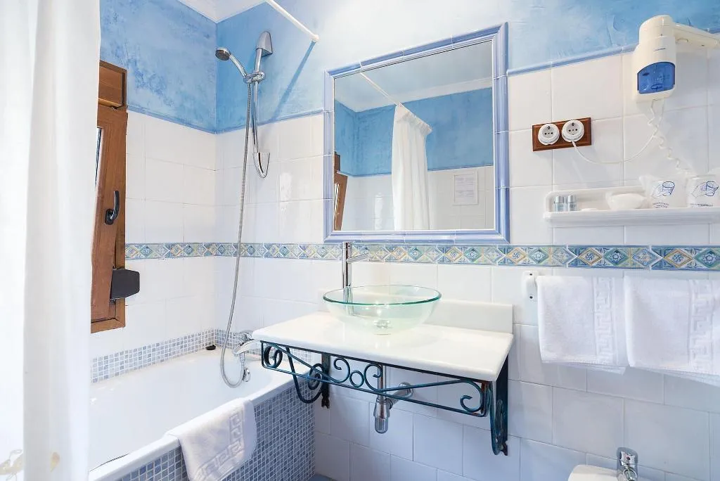 Room, California, Costa Del Sol