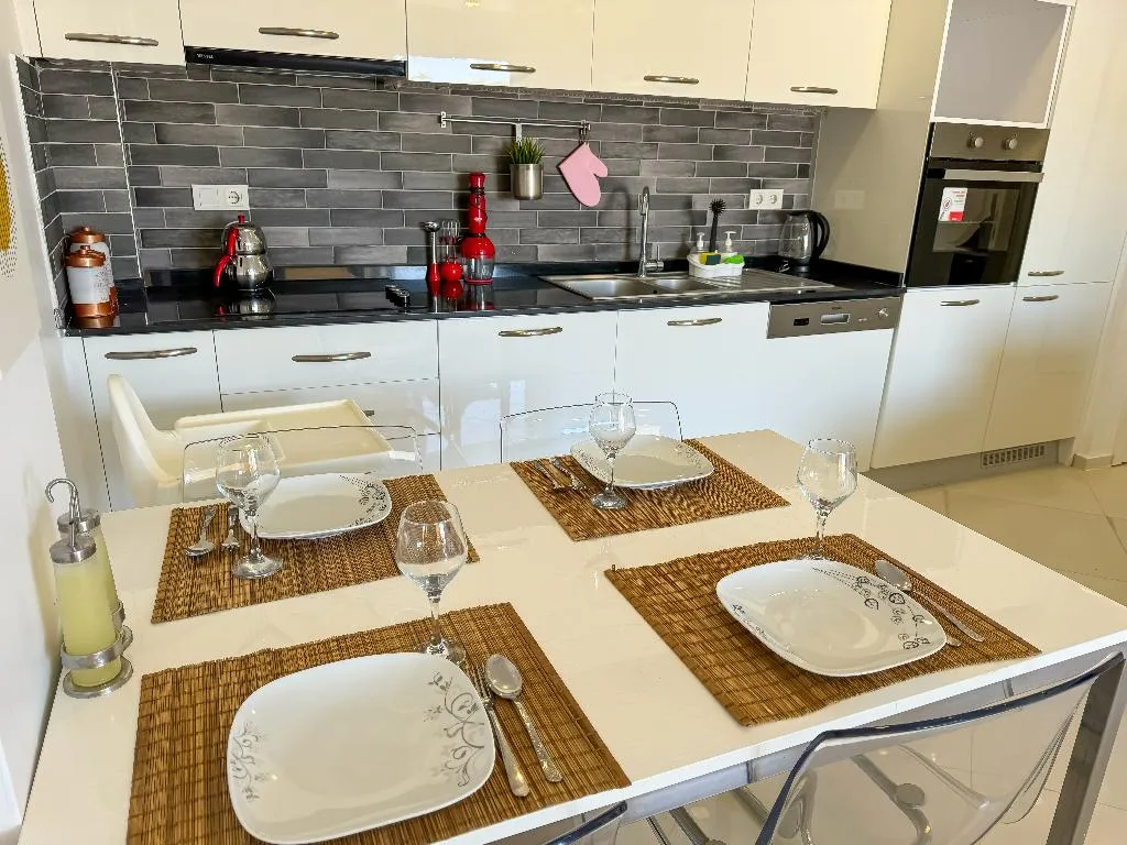 APARTMENT TWO BEDROOMS TWO BATHROOMS Room, Lavender Residence, Izmir